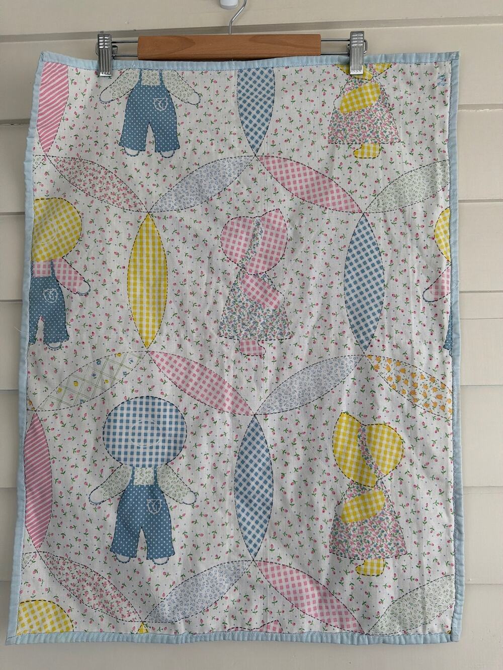 Vintage Sunbonnet Sue Quilted Baby Blanket Nursery Wall Hanging Pastel Floral